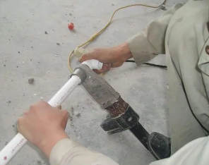 嫩江漏水维修电话